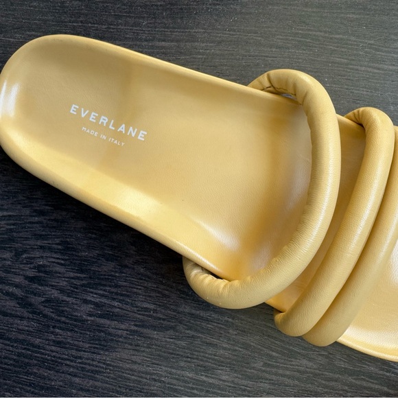 Everlane The Form Three Strap
Slide Sandals in Apricot - Picture 6 of 8